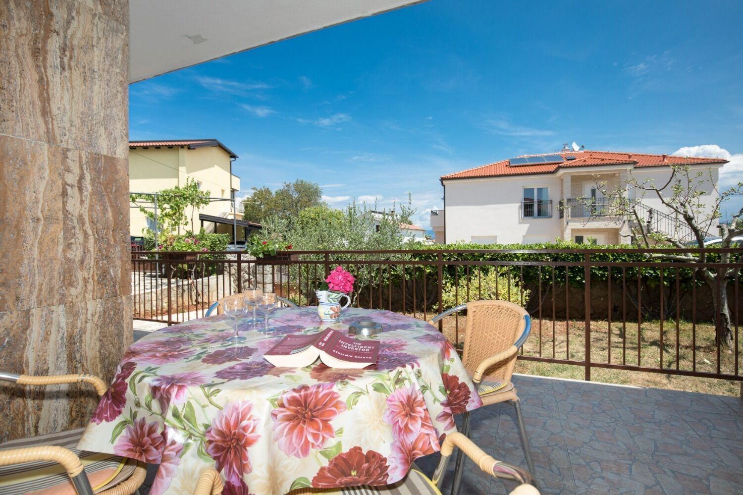 Apartments Kate - 100 M From Beach Malinska Exterior foto